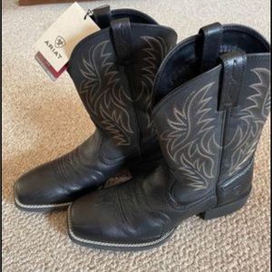 Black Ariat boots